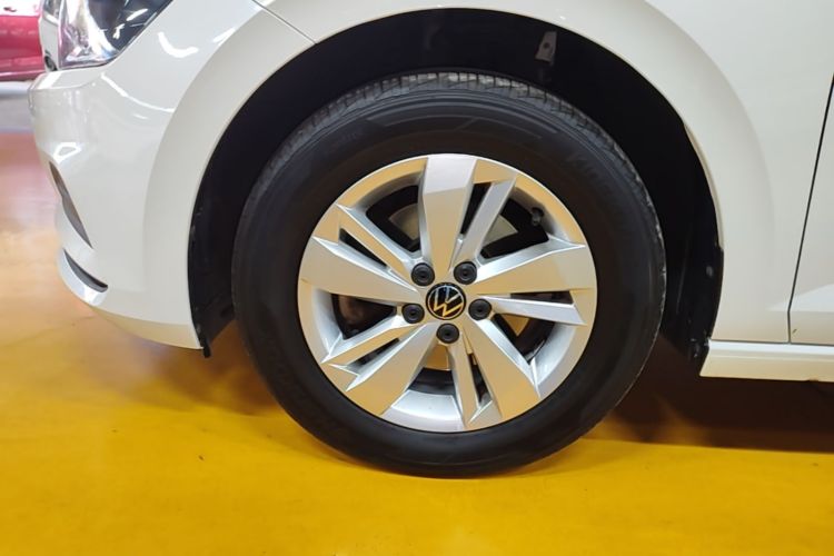 Volkswagen Polo 2021 صورة سيارة #9
