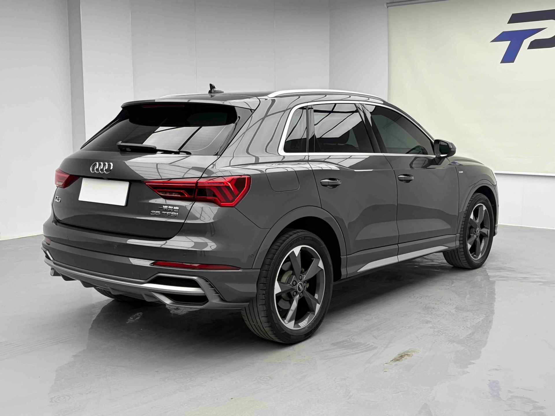2023 car image #13