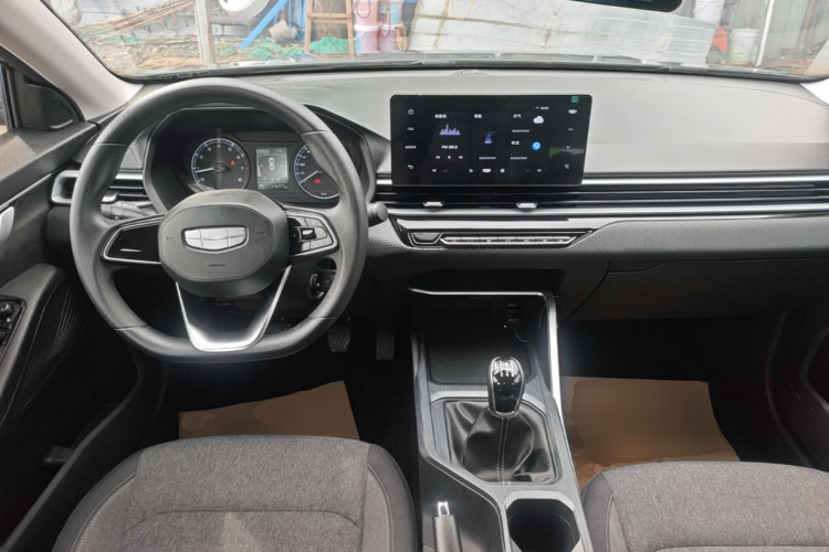 GEELY Emgrand 2025 #10 GEELY Emgrand 2025 car image #10