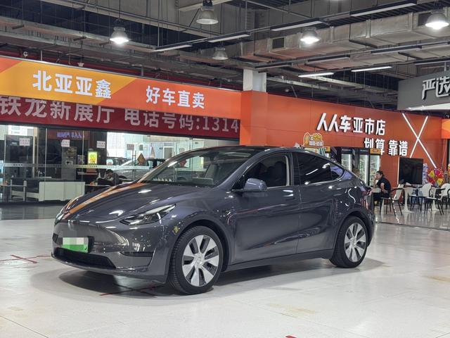 Tesla Model Y 2022 immagine di auto #21