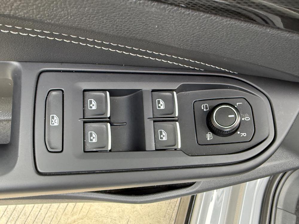 Volkswagen Golf 2021 car image #18
