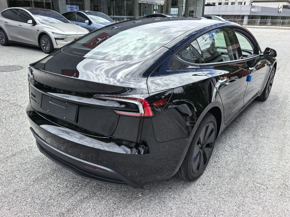 Tesla Model 3 2026 #4 Tesla Model 3 2026 car image #4
