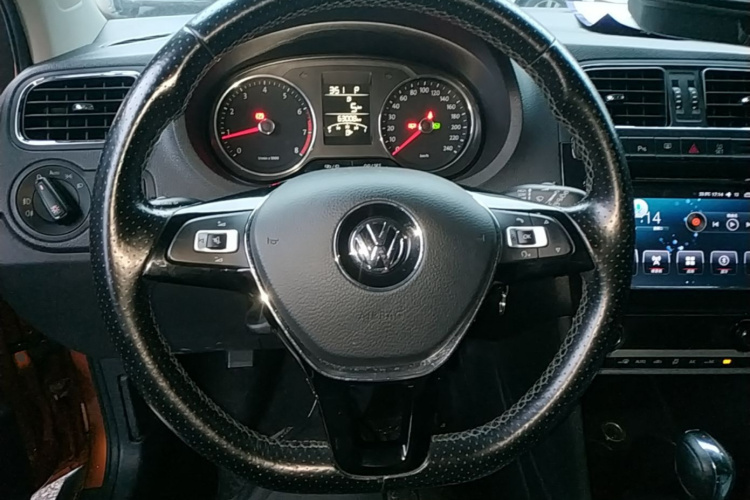 Volkswagen Polo 2016 #11 Volkswagen Polo 2016 car image #11