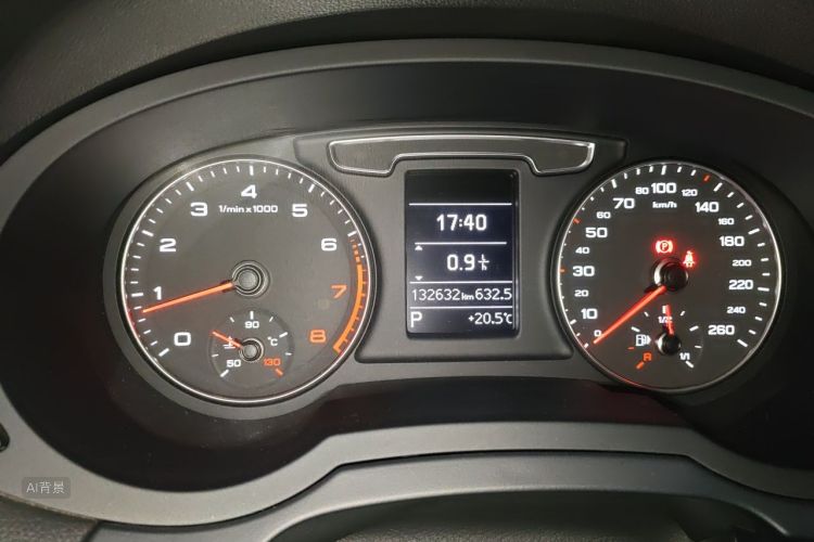 Audi Q3 2017 car image #13