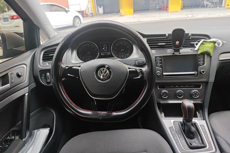 Volkswagen Golf 2015 car image #12