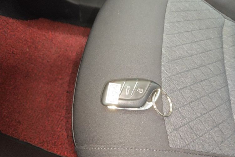 Roewe i5 2023 #9 Roewe i5 2023 car image #9