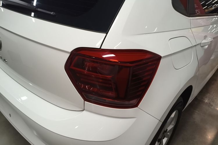 Volkswagen Polo 2021 car image #8