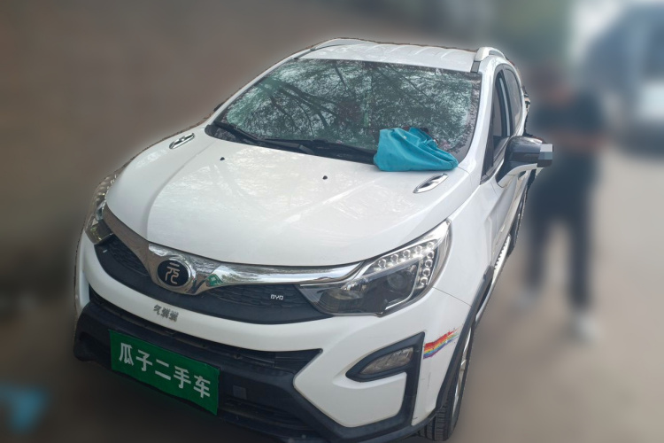 BYD Yuan 2018 #2 BYD Yuan 2018 car image #2