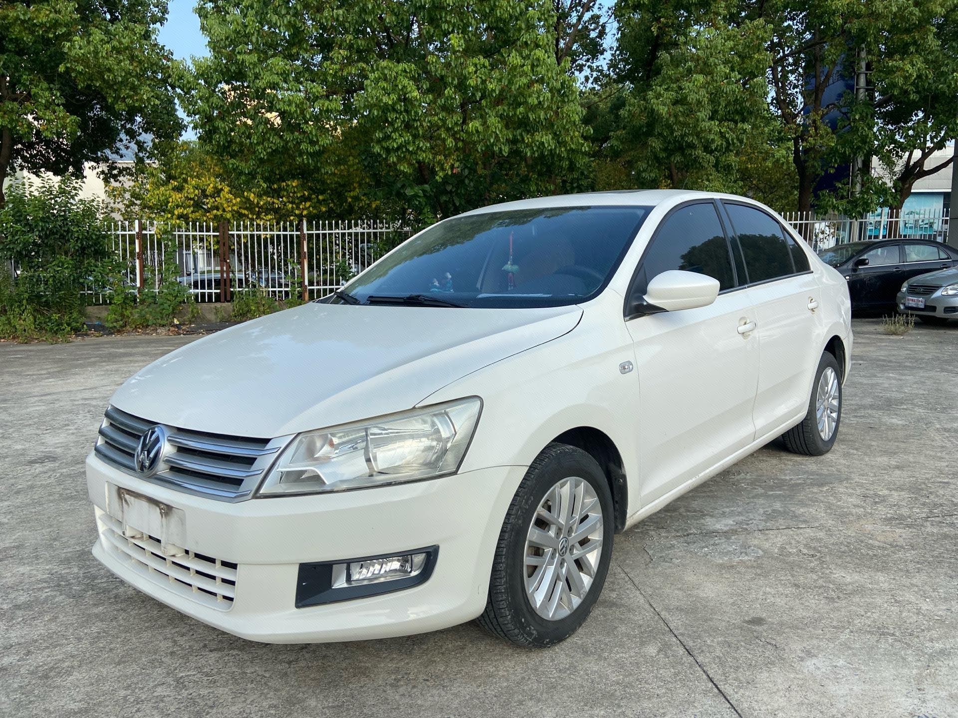 Volkswagen Santana 2014 car image 