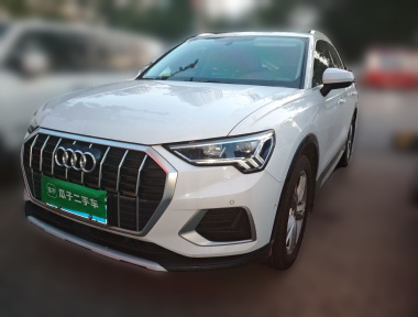 Audi Q3 2022 car image 