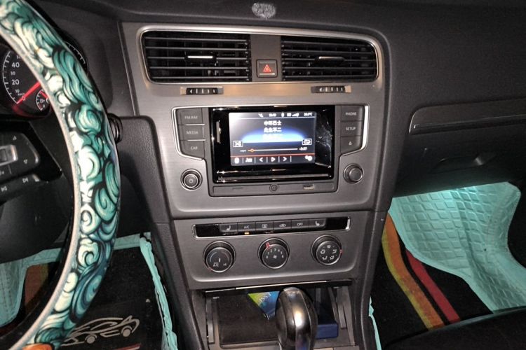 Volkswagen Golf 2016 car image #15