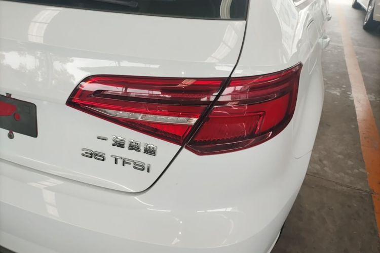 Audi A3 2019 car image #8
