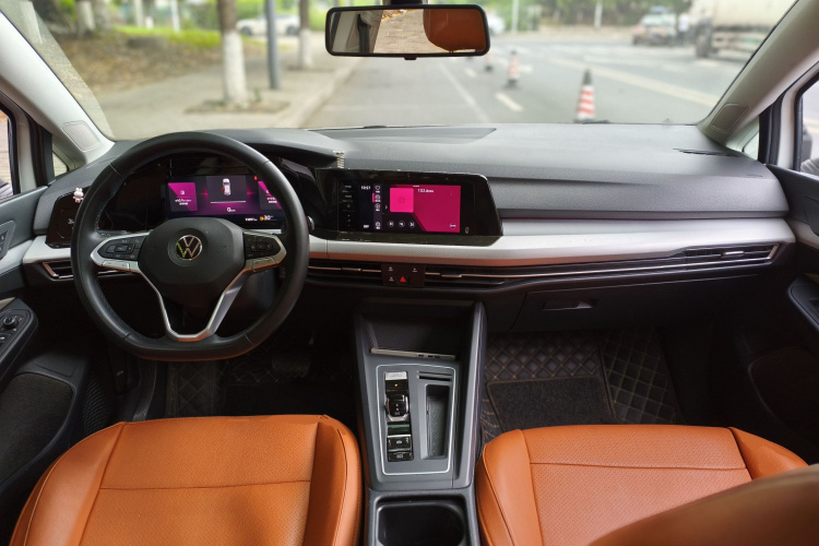Volkswagen Golf 2021 car image #10