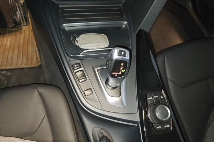 BMW 3 Series 2017 #14 BMW 3 Series 2017 car image #14
