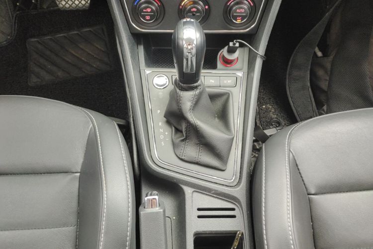 Volkswagen Lavida 2017 car image #14