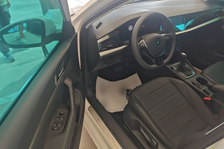 Volkswagen Lavida 2021 car image #16