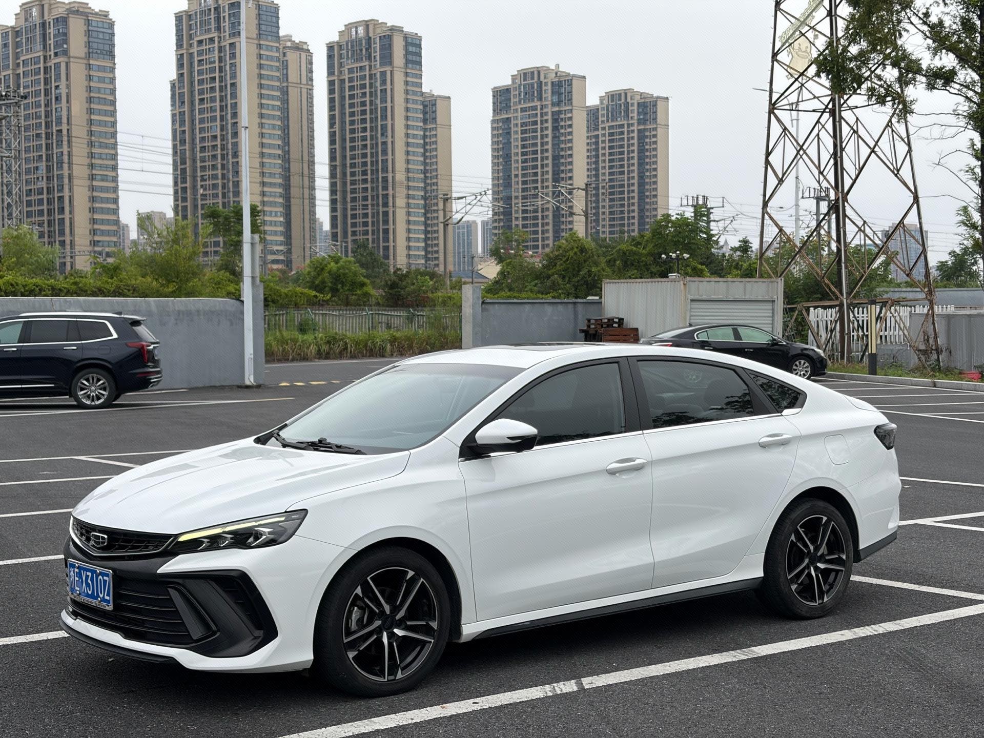 GEELY Binray 2022 immagine di auto 