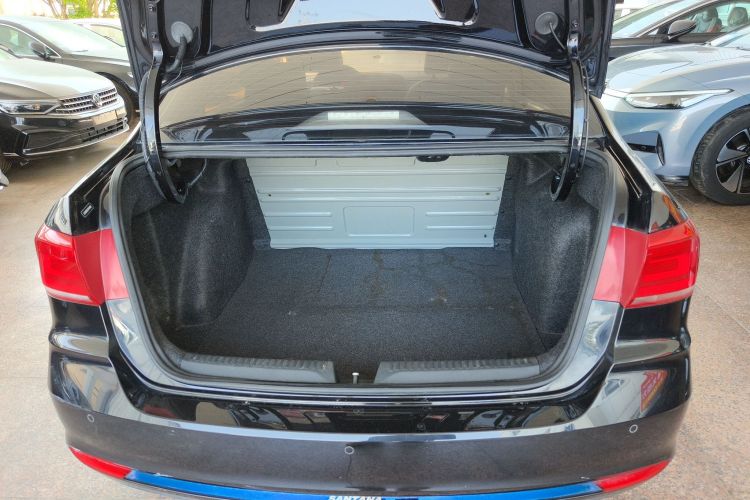 Volkswagen Santana 2020 car image #19