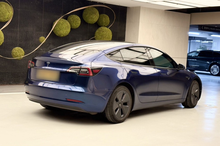 Tesla Model 3 2022 car image #6