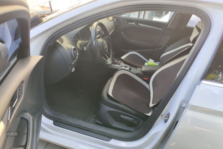 Audi A3 2019 car image #18
