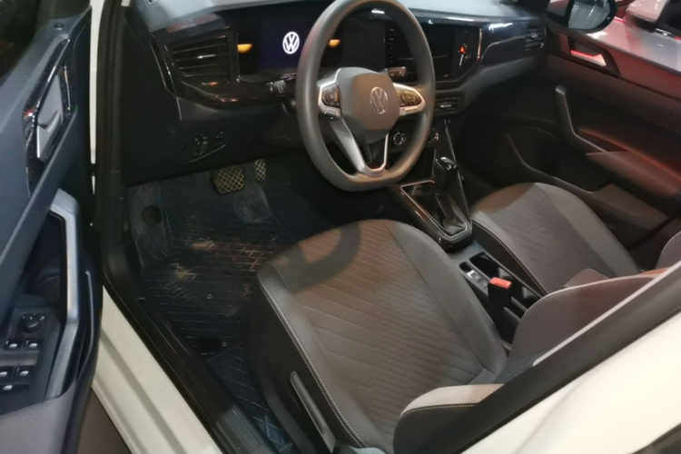 Volkswagen Lavida 2025 car image #12