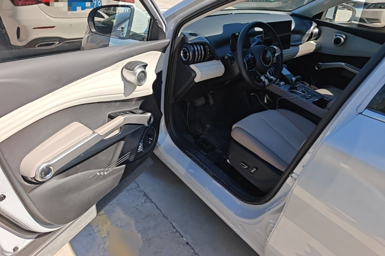 BYD Yuan Plus 2024 imagem de carro #16
