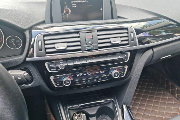 BMW 3 Series 2017 #15 BMW 3 Series 2017 car image #15