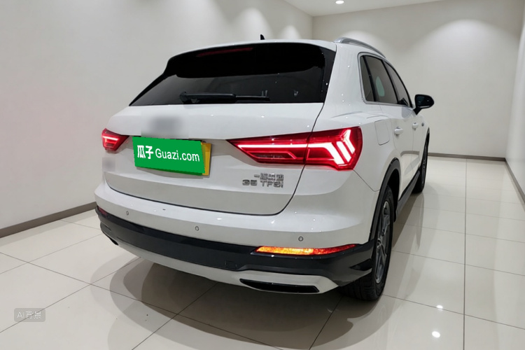 Audi Q3 2021 car image #7