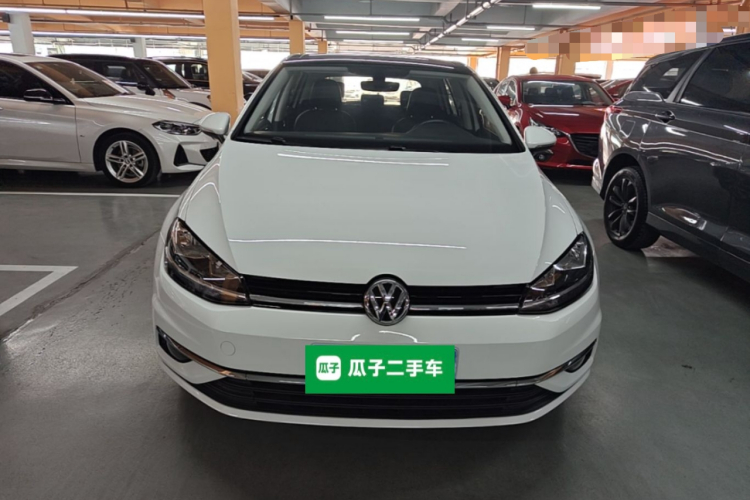 Volkswagen Golf 2018 car image #3