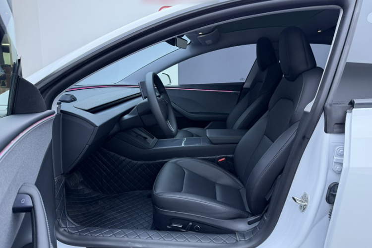 Tesla Model 3 2024 car image #9
