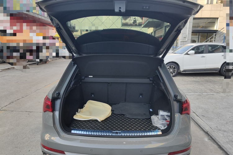 Audi Q3 2025 car image #19