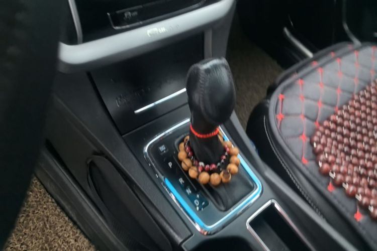 GEELY Emgrand 2015 car image #14