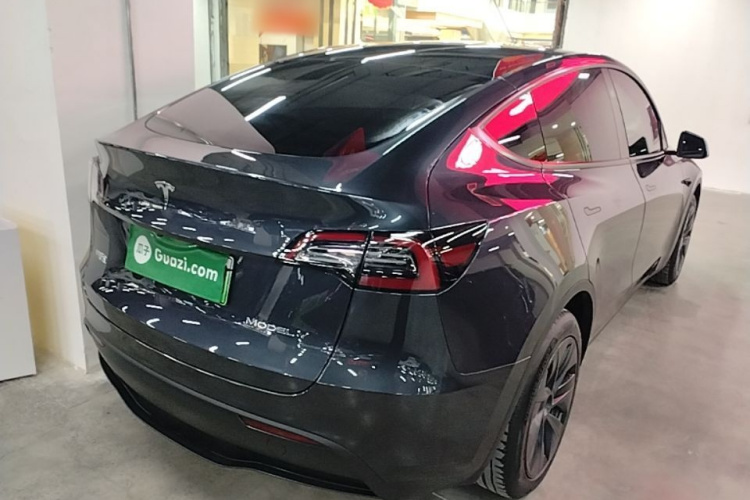 Tesla Model Y 2024 car image #7