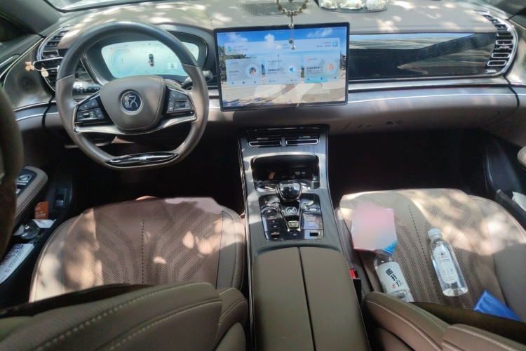 BYD Han 2023 car image #12