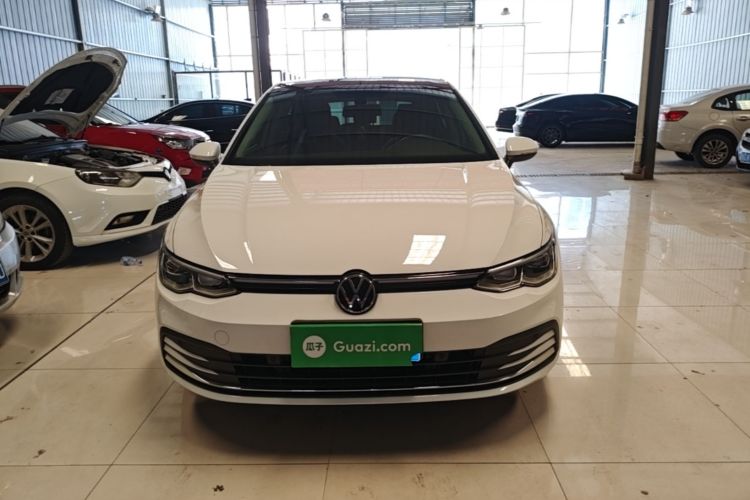 Volkswagen Golf 2022 car image #3