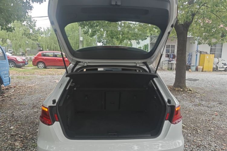 Audi A3 2015 car image #21