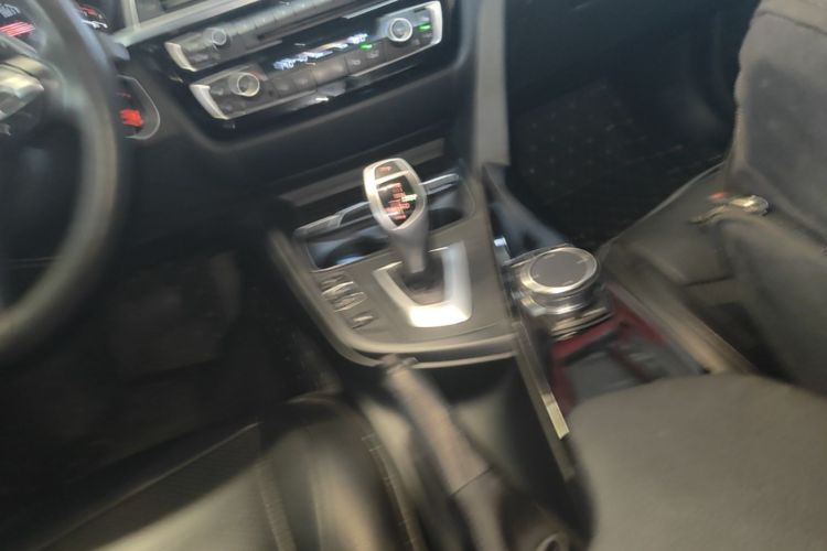 BMW 3 Series 2018 #14 BMW 3 Series 2018 car image #14