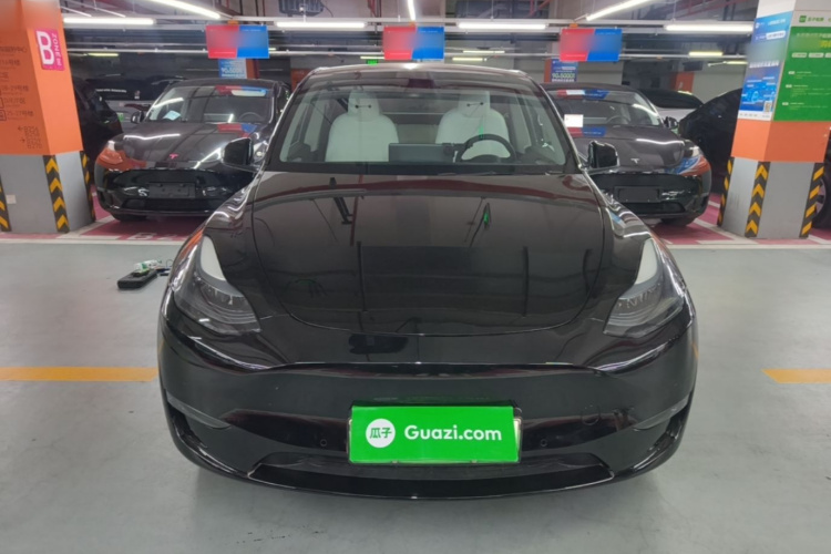 Tesla Model Y 2023 #3 Tesla Model Y 2023 car image #3