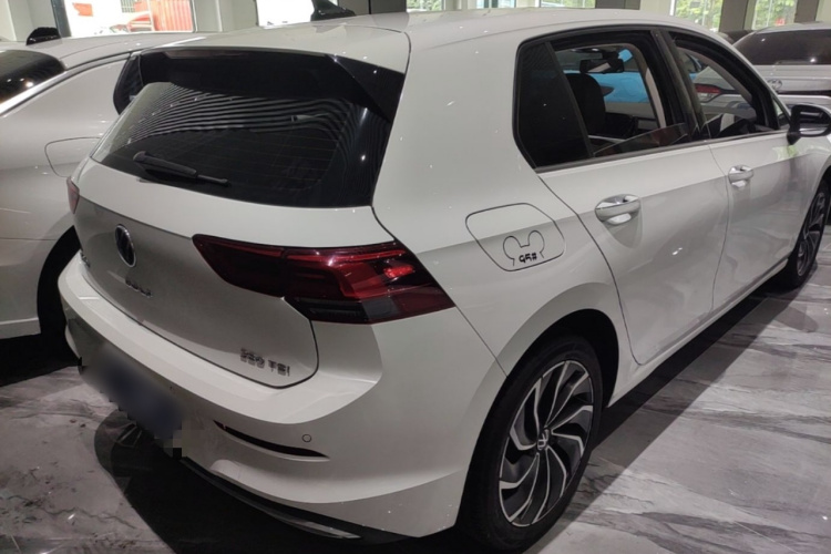 Volkswagen Golf 2023 car image #7