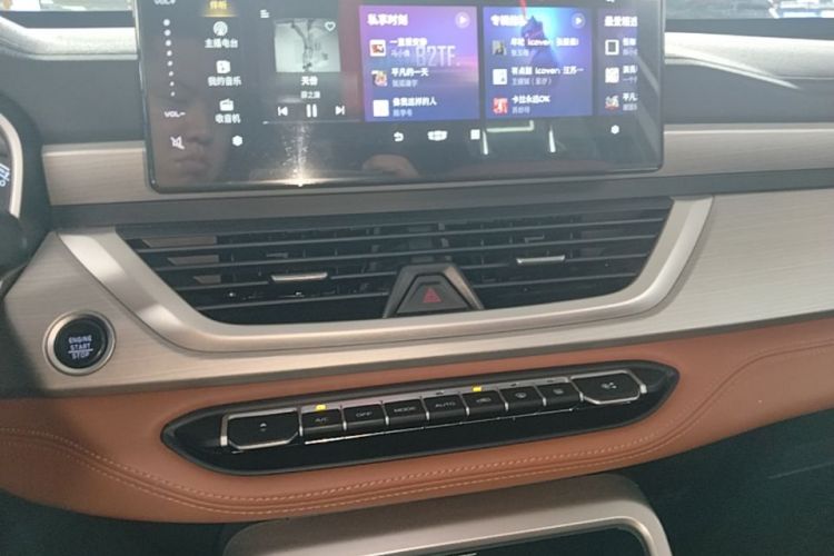 GEELY Vision X6 2020 car image #13