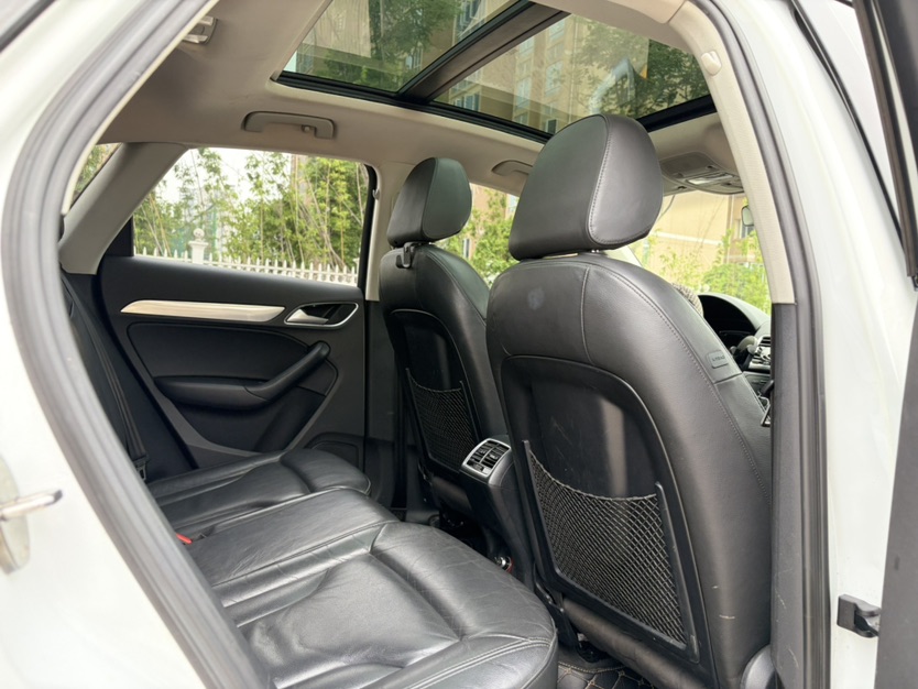 Audi Q3 2017 car image #7