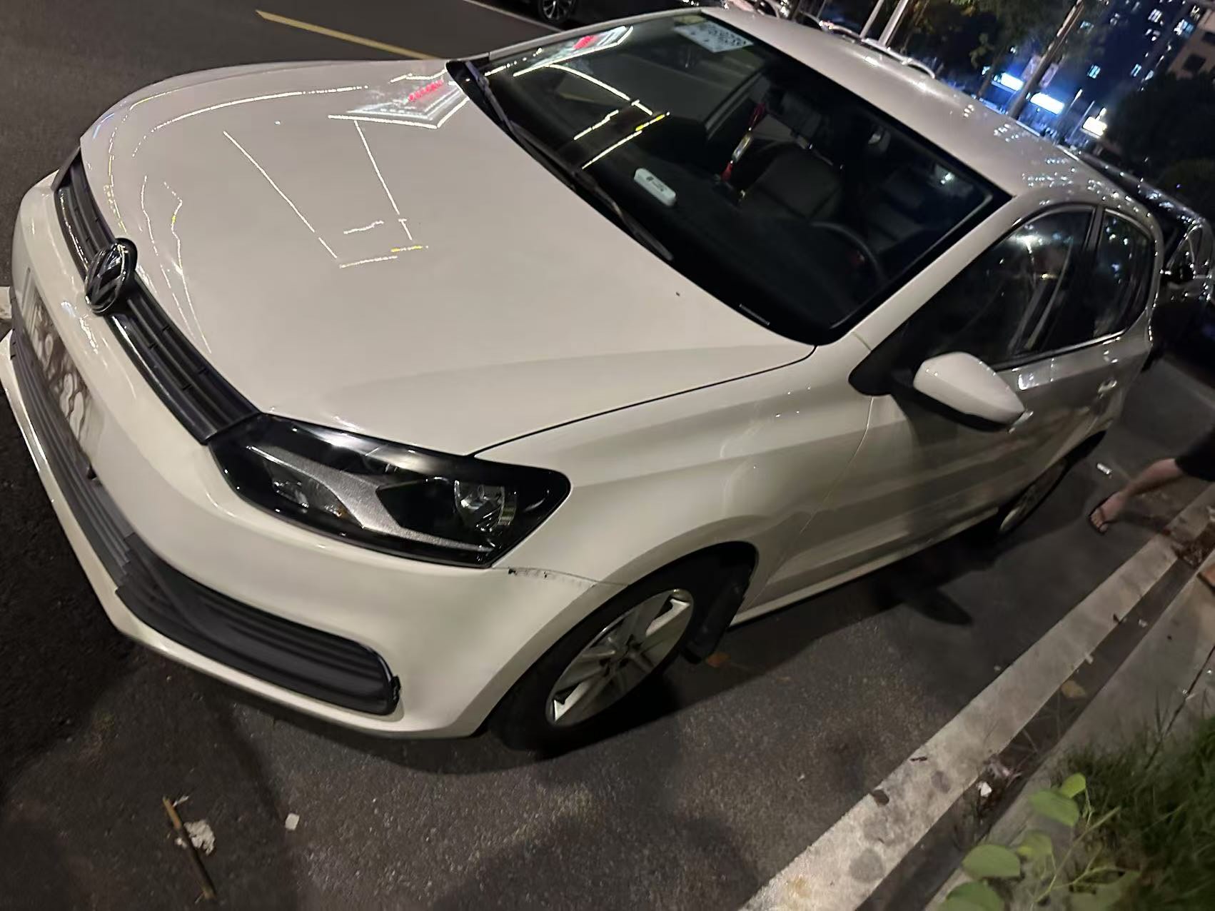 Volkswagen Polo 2016 car image 