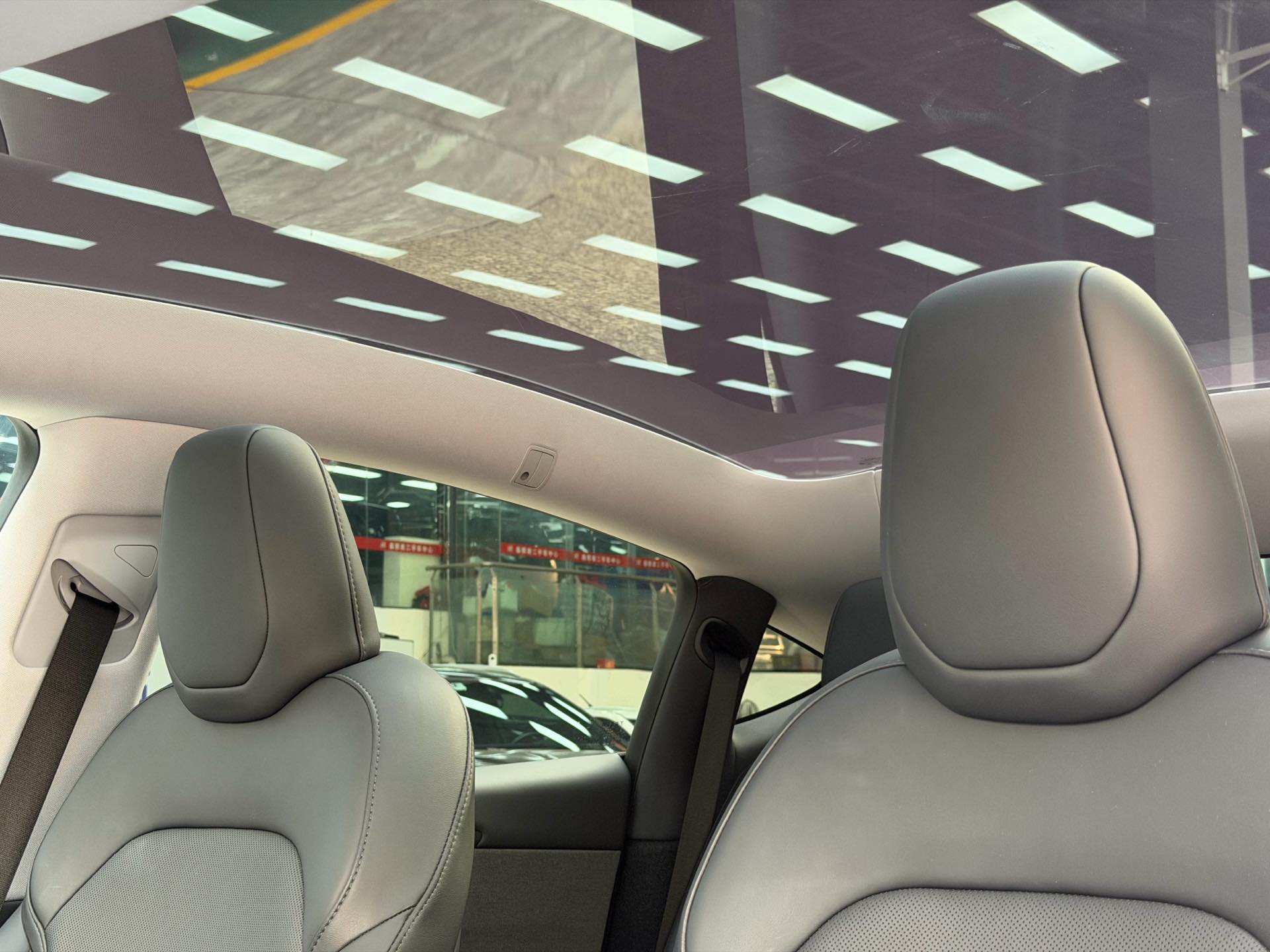 特斯拉 Model Y 2025 汽车图片 #8