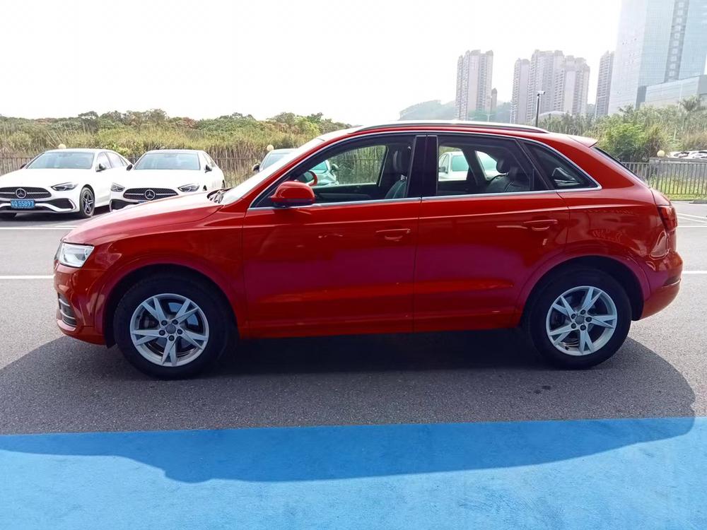 Audi Q3 2016 car image #2