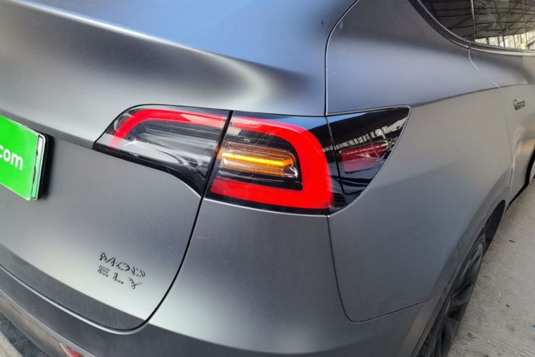 Tesla Model Y 2021 car image #8