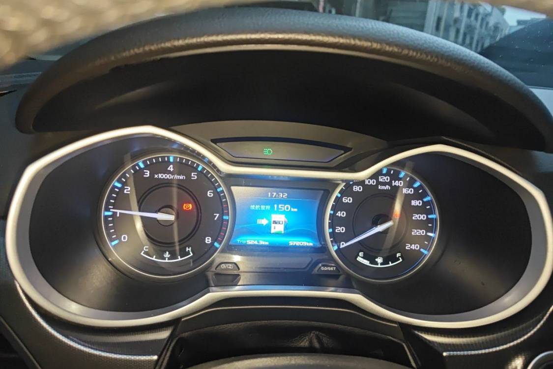 GEELY Emgrand 2018 car image #24
