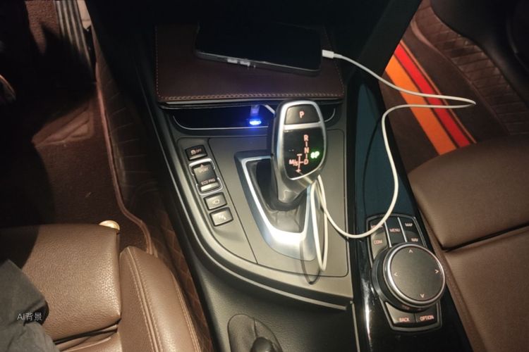 BMW 3 Series 2018 immagine di auto #16