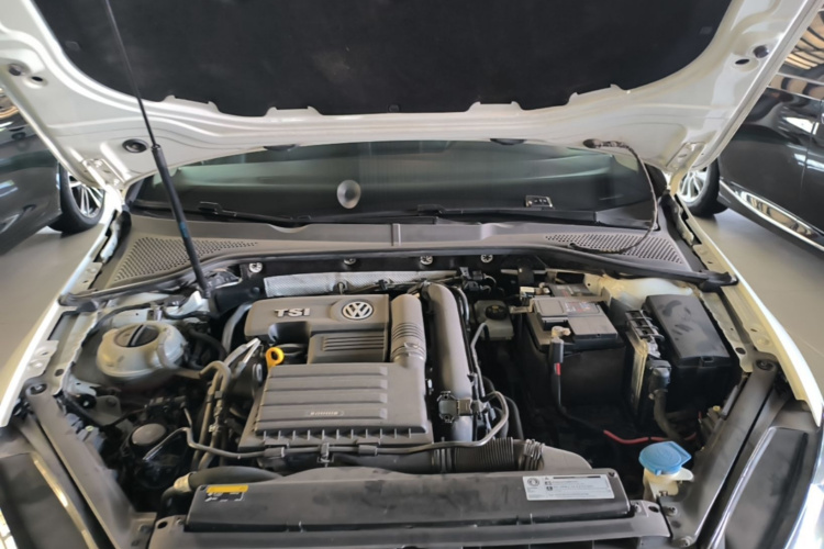 Volkswagen Golf 2019 car image #20