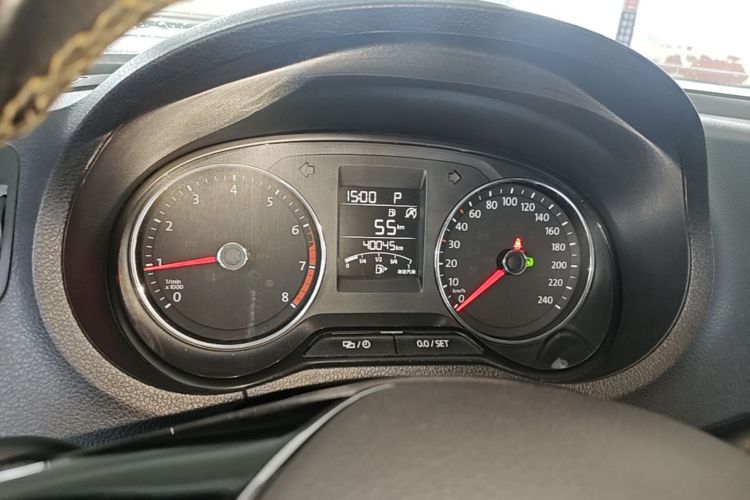Volkswagen Polo 2018 car image #12