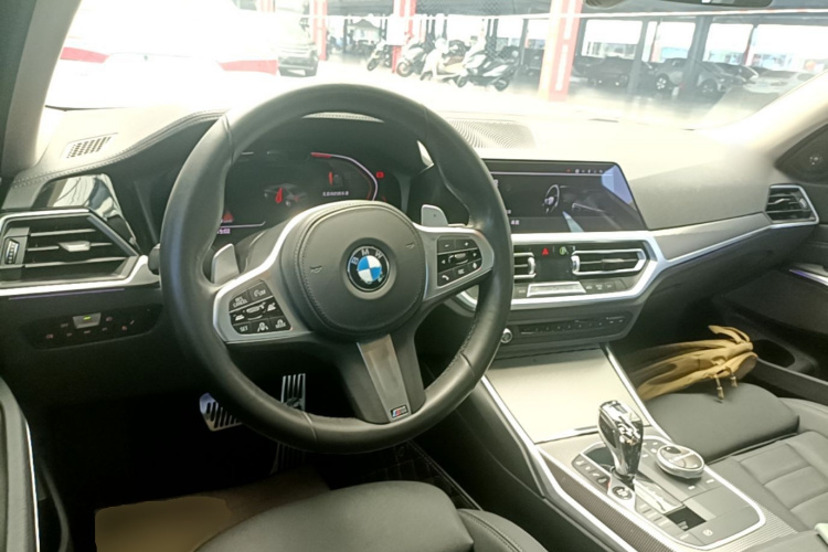 BMW 3 Series 2020 car image #15